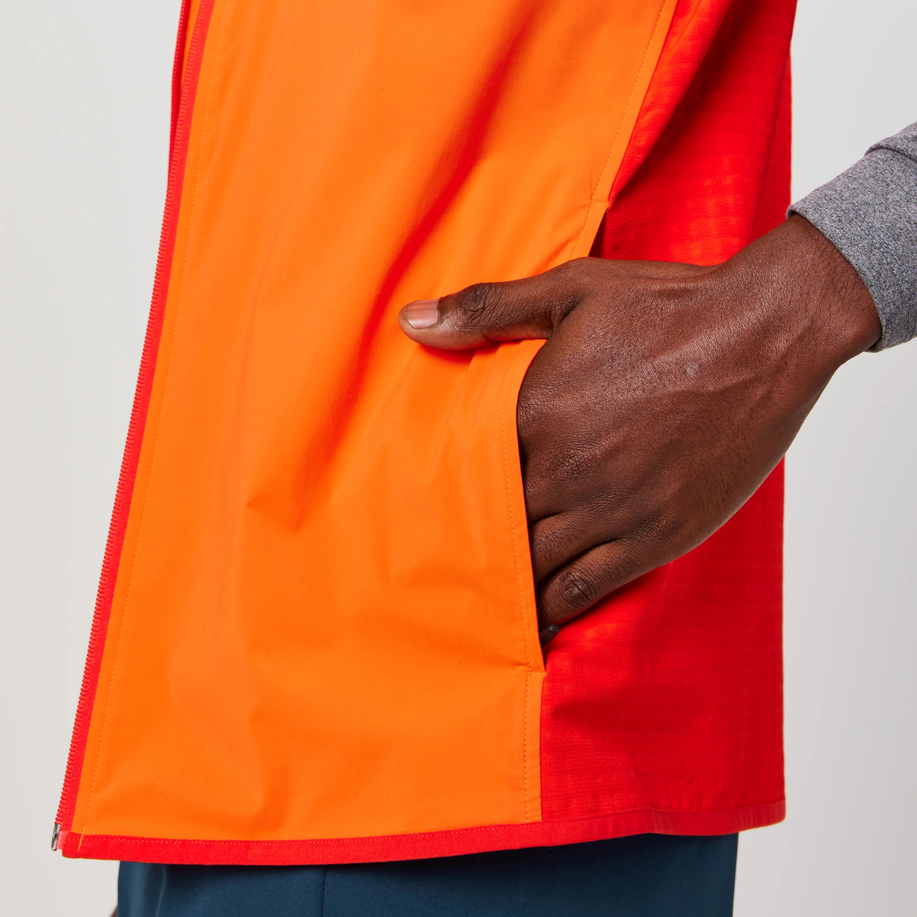 Men's Trail Wind Vest - Image 11